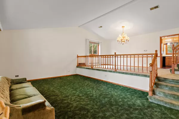 Mount Prospect, IL 60056,1400 E Ironwood DR