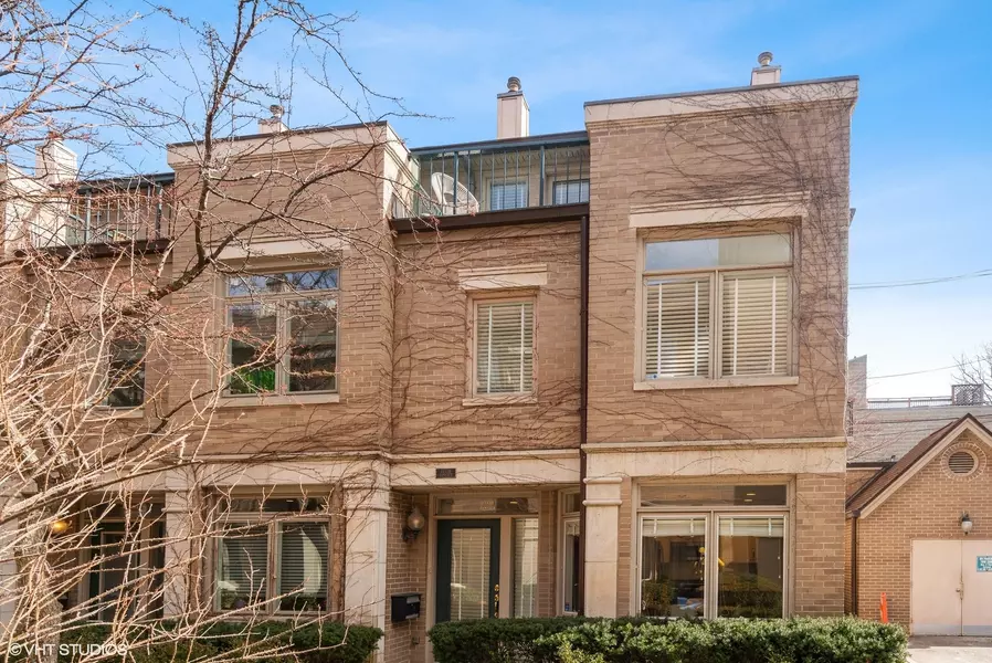 2733 N Janssen AVE #B, Chicago, IL 60614