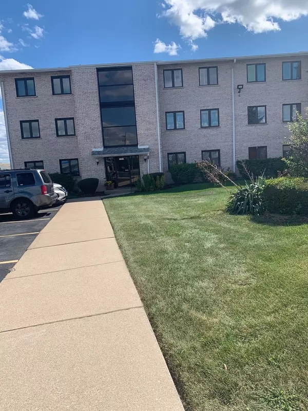 Burbank, IL 60459,5009 BRIARTREE LN #317