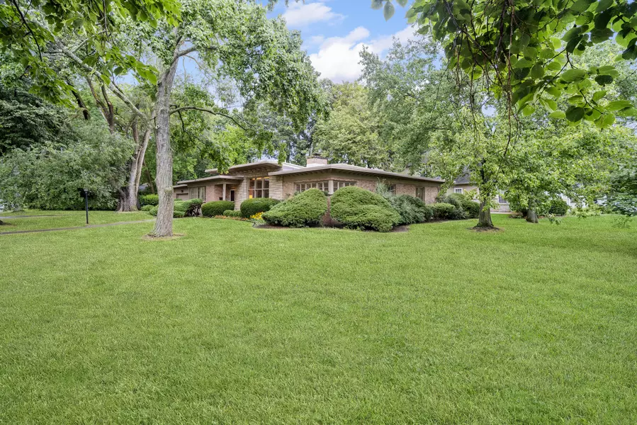 1381 Sunnyside AVE, Highland Park, IL 60035