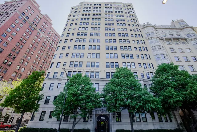 3300 N Lake Shore DR #9D, Chicago, IL 60657