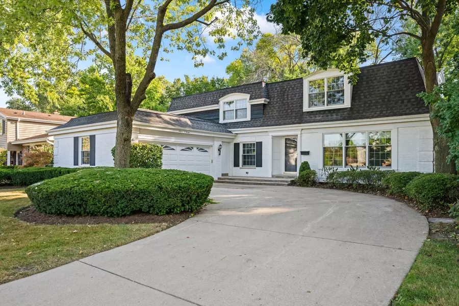 1607 S Kaspar AVE, Arlington Heights, IL 60005