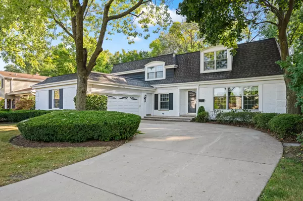 1607 S Kaspar AVE, Arlington Heights, IL 60005
