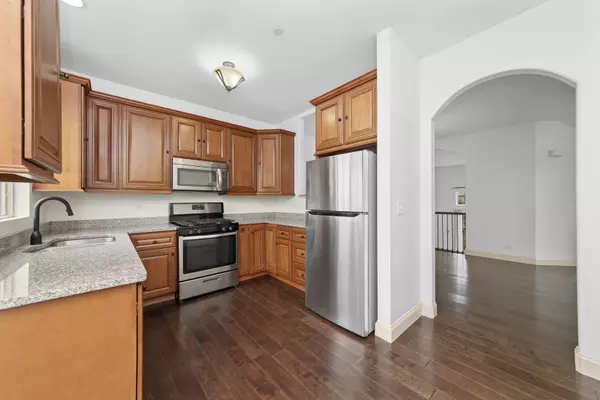 Mundelein, IL 60060,1502 Lakeridge CT