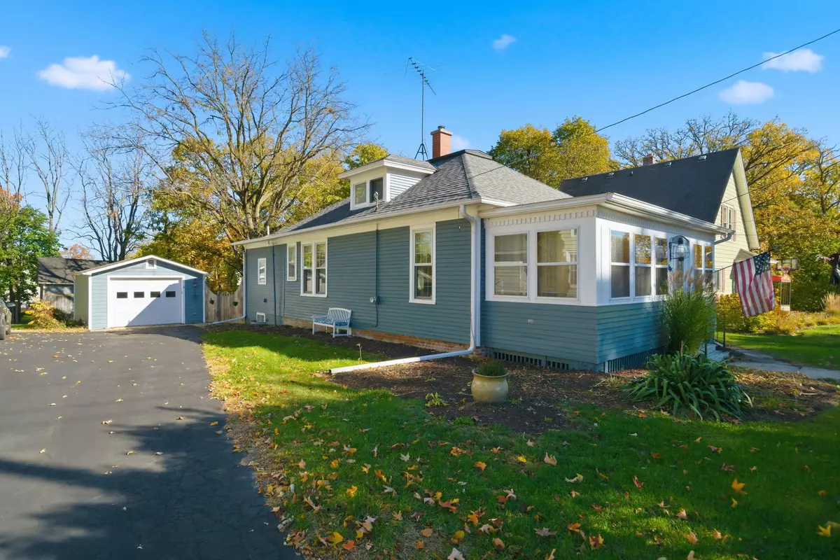 Yorkville, IL 60560,105 E Washington ST