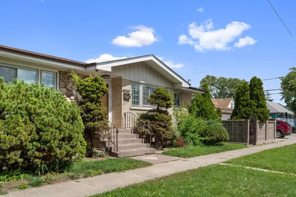 Schiller Park, IL 60176,9740 Linn AVE