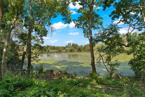 Burlington, WI 53105,815 N English Settlement AVE