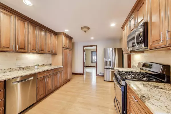 Park Ridge, IL 60068,1634 S Cumberland AVE