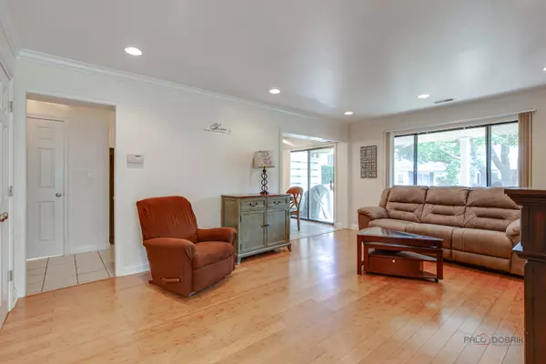 Vernon Hills, IL 60061,365 Jefferson CT