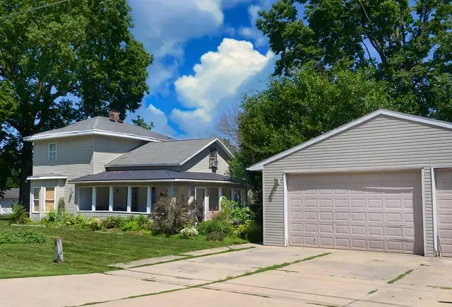 207 E Lincoln ST, Seneca, IL 61360