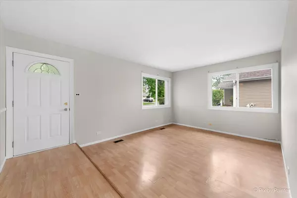 Hanover Park, IL 60133,1607 W Celebrity CIR