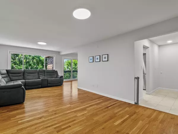 Prospect Heights, IL 60070,940 E Old Willow RD #305