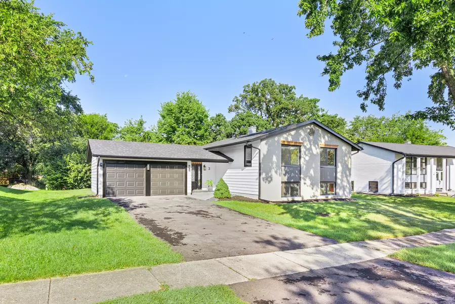 3 Charlestown CT, Bolingbrook, IL 60440