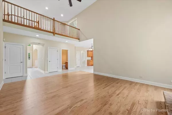 Schaumburg, IL 60193,100 Westover LN