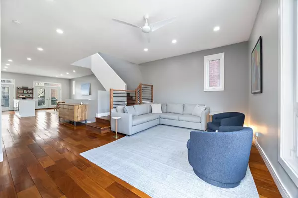 Chicago, IL 60608,1123 W 19th ST