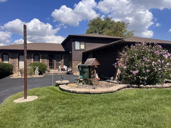 1048 E 194th PL, Glenwood, IL 60425