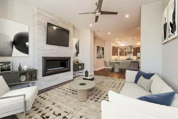 Chicago, IL 60615,4830 S Saint Lawrence AVE #1