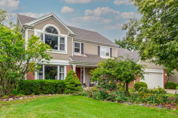 2861 Whispering Oaks DR, Buffalo Grove, IL 60089