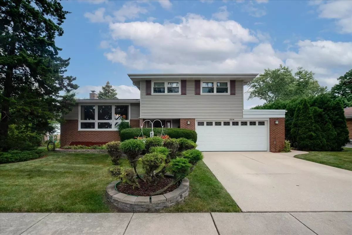 Des Plaines, IL 60016,224 W Bradley ST