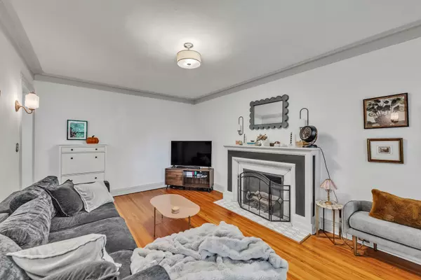 Oak Park, IL 60302,304 N Oak Park AVE #3