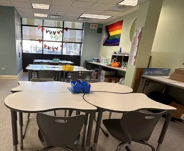 Chicago, IL 60618,3100 W Belmont AVE