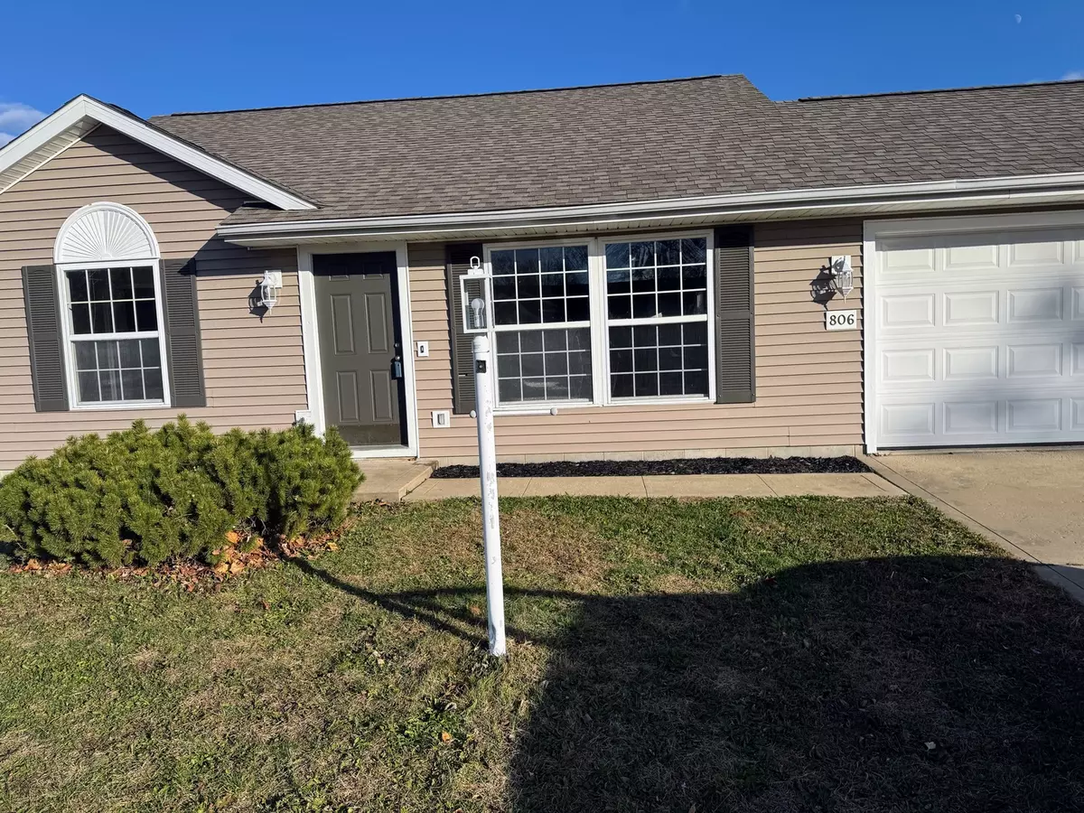 Urbana, IL 61802,806 S Sunny LN