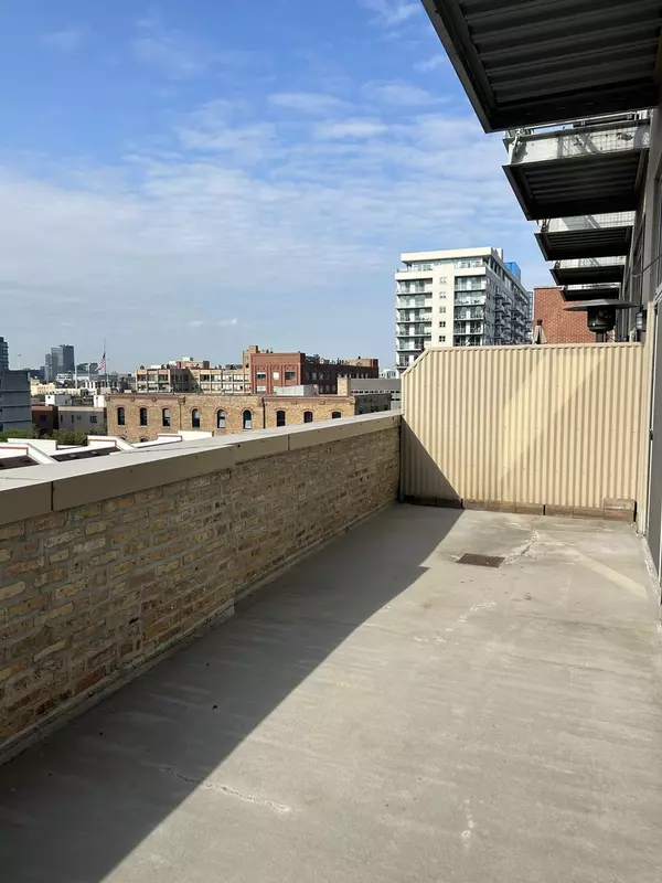 Chicago, IL 60642,824 W Superior ST #501