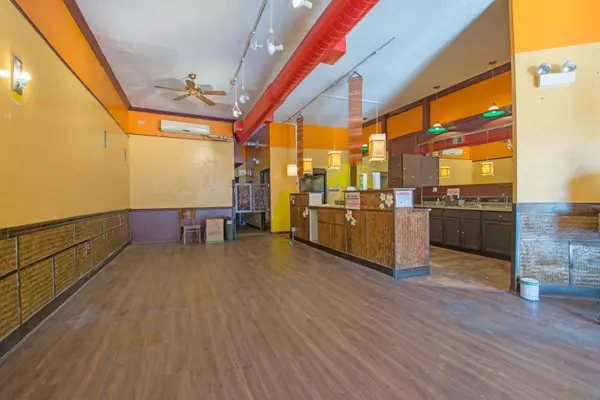 Chicago, IL 60618,4018 N Western AVE