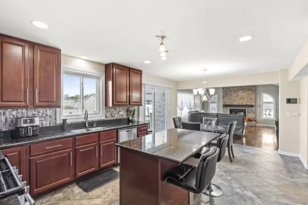 Lansing, IL 60438,18140 Crystal LN