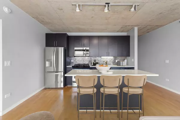 Chicago, IL 60607,611 S Wells ST #2402
