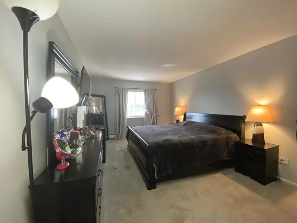 Arlington Heights, IL 60004,2403 E Brandenberry CT #2A