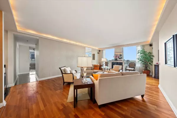 Chicago, IL 60654,33 W Ontario ST #47E