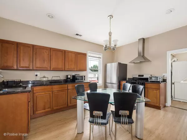 Chicago, IL 60608,917 W 34th PL