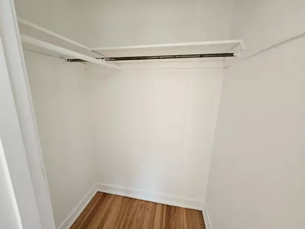 Chicago, IL 60625,5507 N Campbell AVE #3N