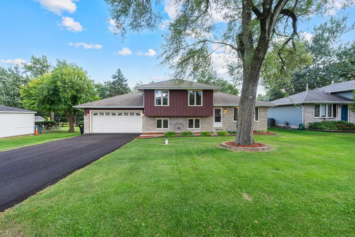 West Chicago, IL 60185,28W605 Barnes AVE