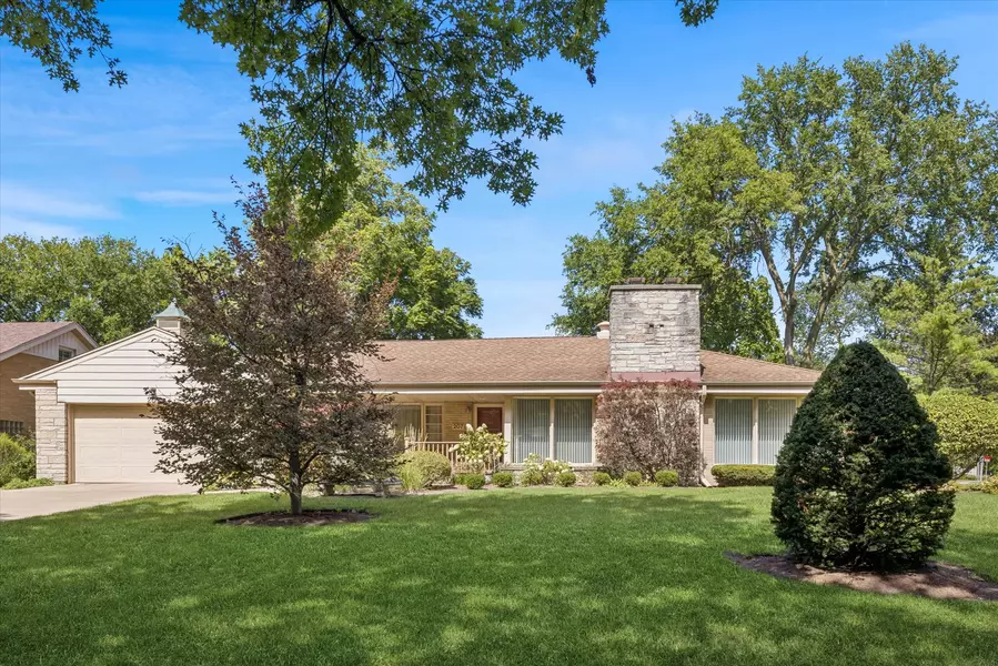 207 W CLAREMONT ST, Elmhurst, IL 60126