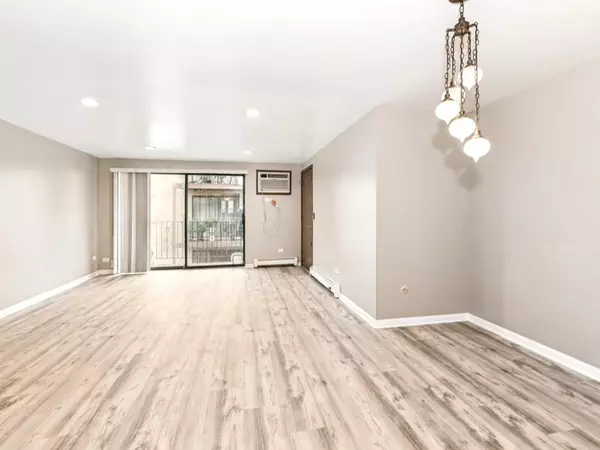 Elmwood Park, IL 60707,7202 W Wrightwood AVE #2S