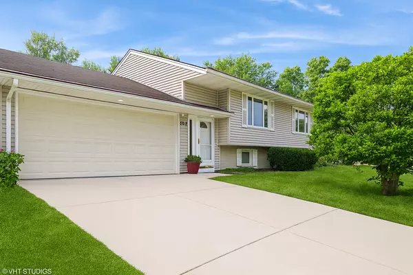 502 Estate DR, Buffalo Grove, IL 60089