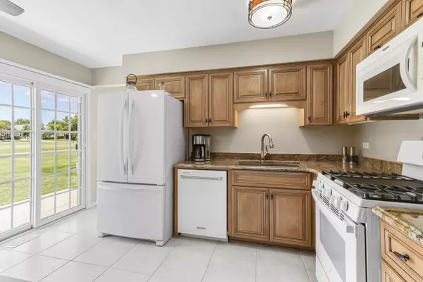 Homer Glen, IL 60491,13766 W Deervalley DR