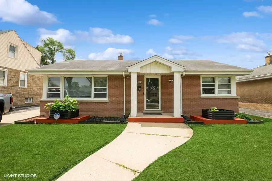 Berkeley, IL 60163,5813 Superior ST