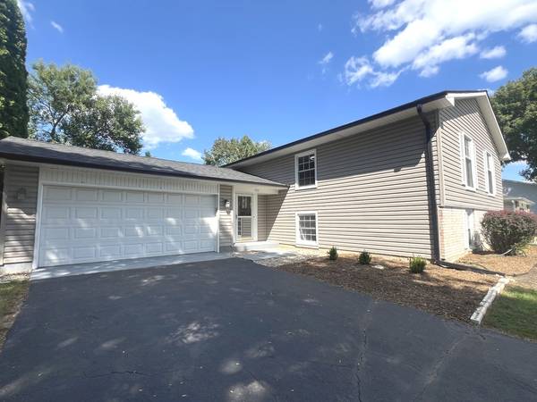 780 Merrimac ST, Cary, IL 60013