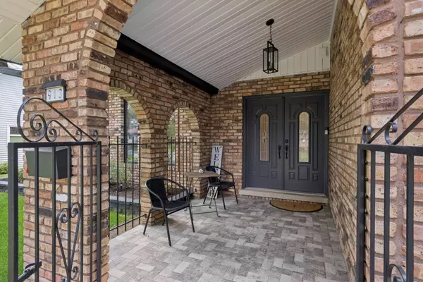 Downers Grove, IL 60516,913 62nd ST