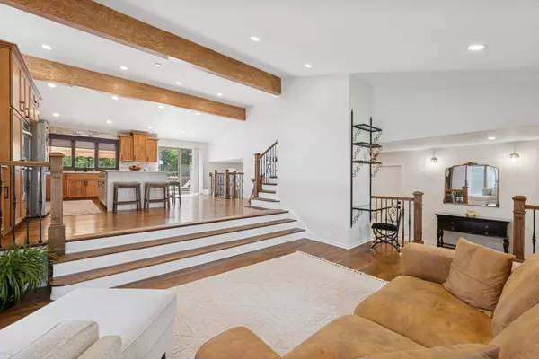 Downers Grove, IL 60516,913 62nd ST