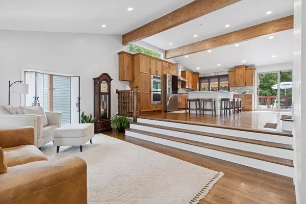 Downers Grove, IL 60516,913 62nd ST