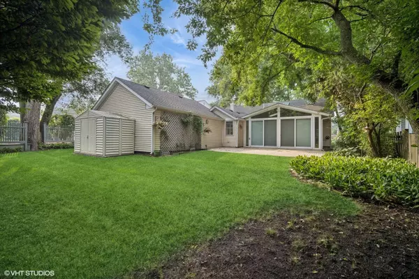 Northbrook, IL 60062,1712 Maple AVE
