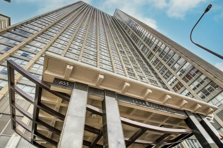 655 W Irving Park RD #4808, Chicago, IL 60613