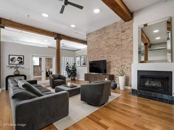 Chicago, IL 60647,2650 W Belden AVE #207