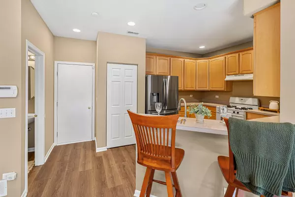 Round Lake, IL 60073,330 S Fieldstone CT