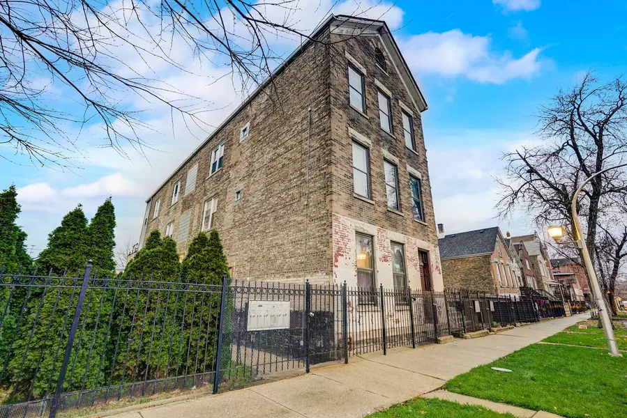 2326 S Sacramento AVE, Chicago, IL 60623