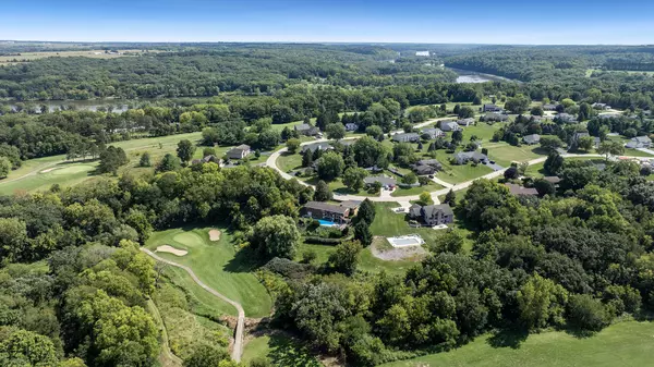 Oregon, IL 61061,3300 N Silver Ridge DR